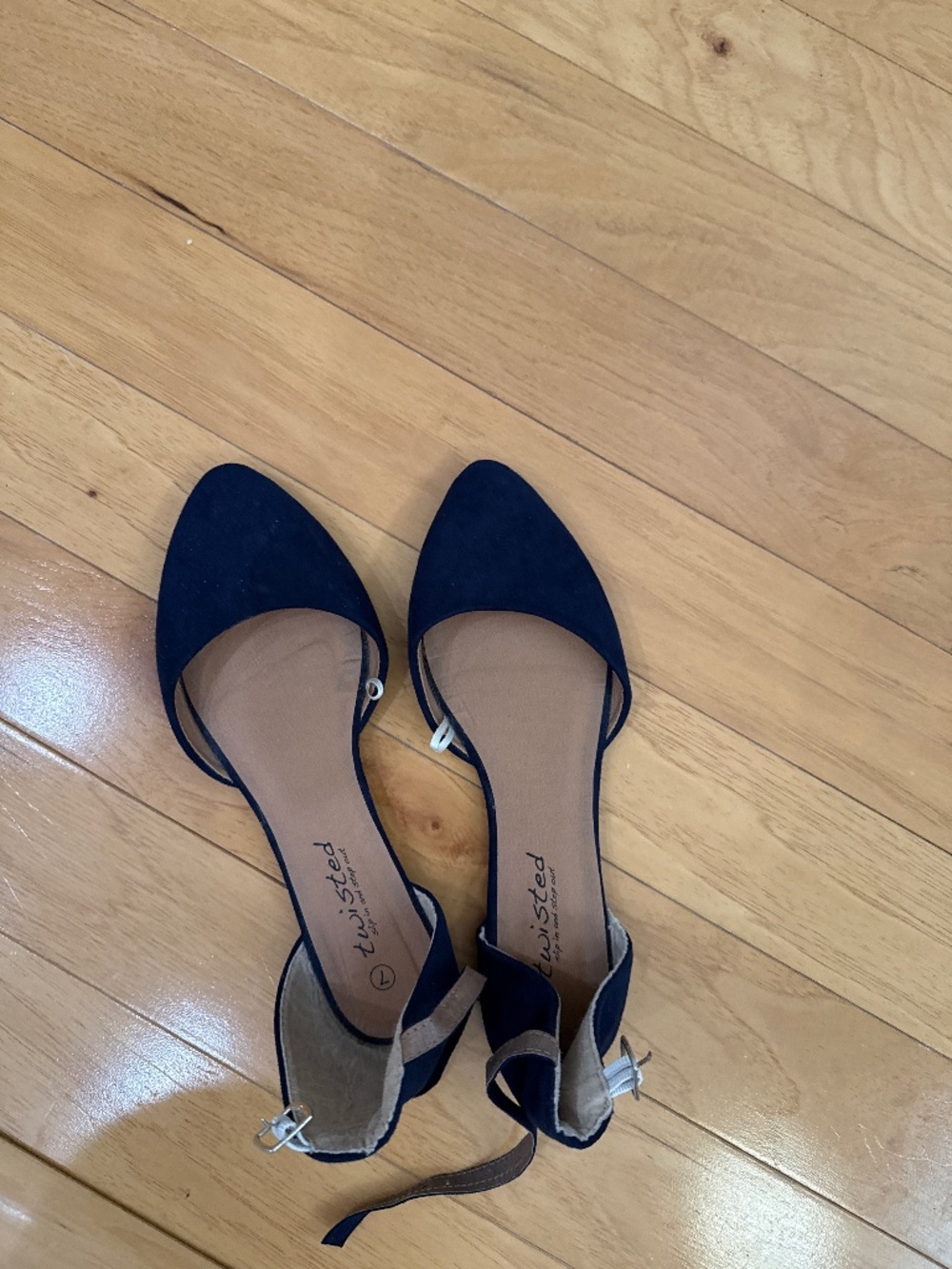 Twisted brand, ankle flat, size 7